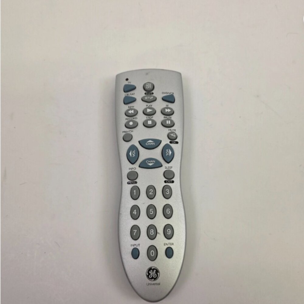 GE Universal Remote Control. RC 24912-C - good condition
